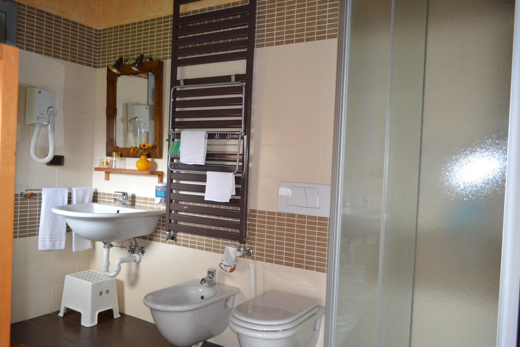 B&B Edera Castagnole Piemonte エクステリア 写真
